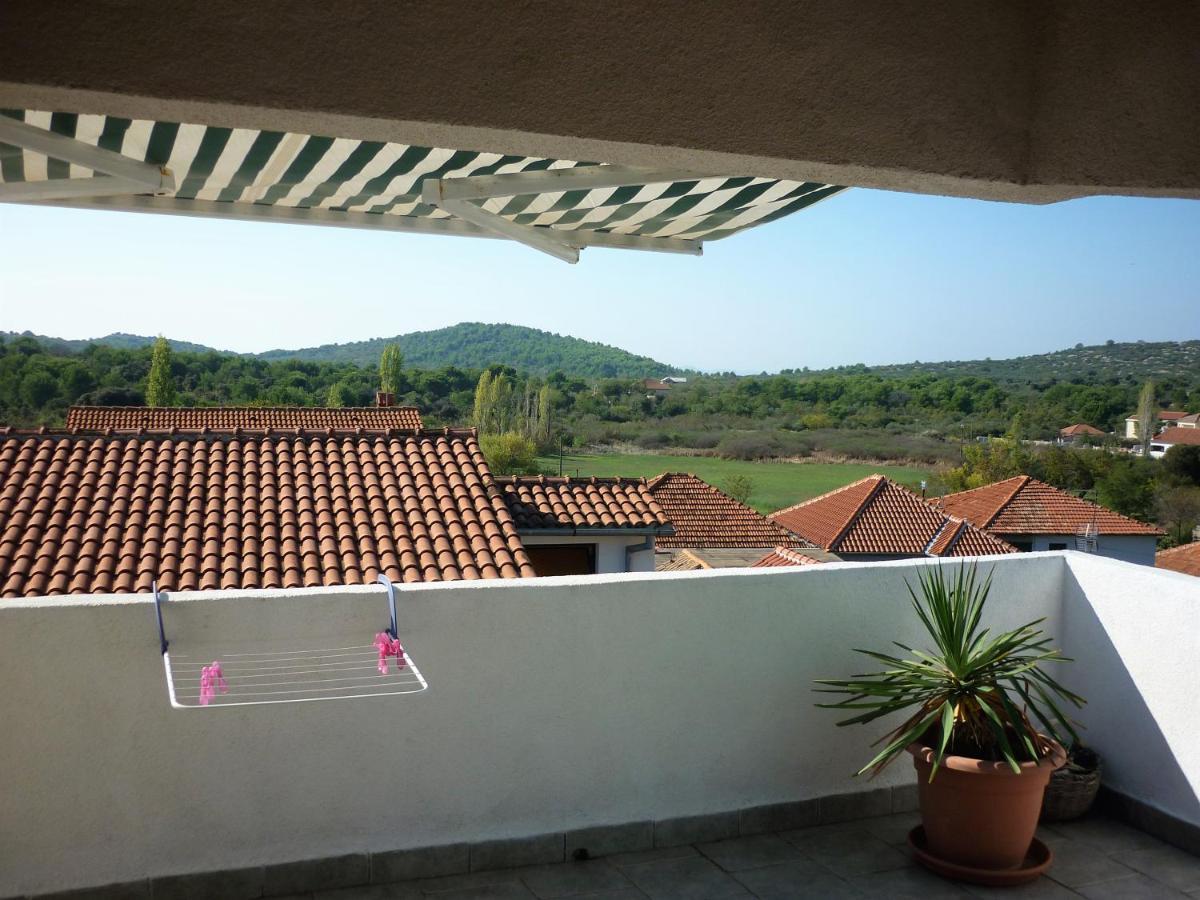 Apartmani Andrija Jezera Buitenkant foto