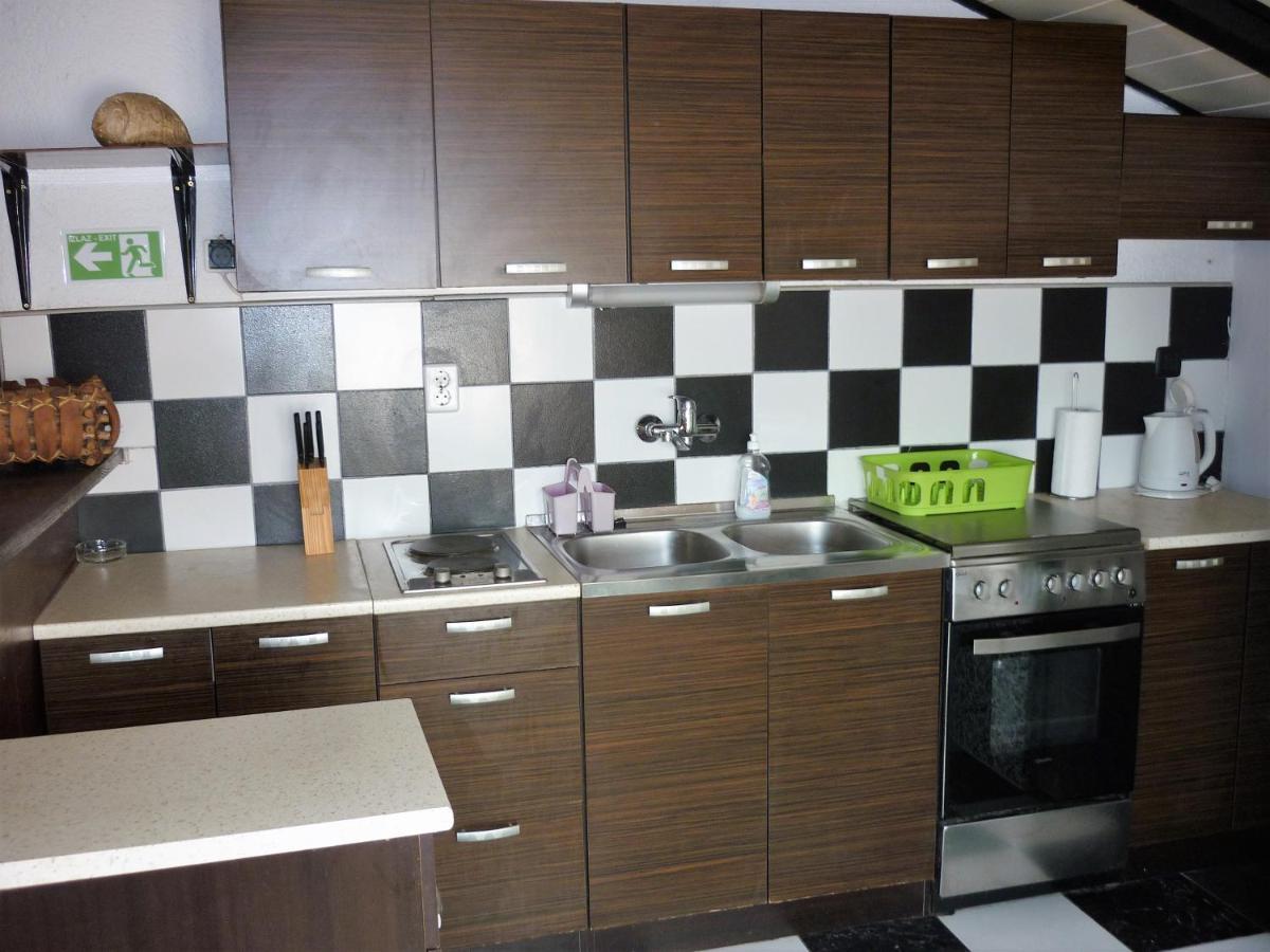 Apartmani Andrija Jezera Buitenkant foto